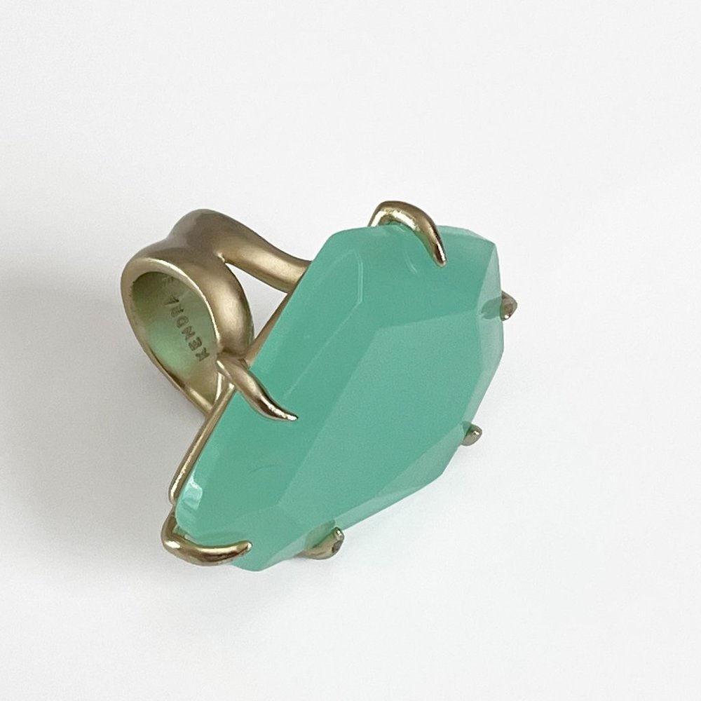 NWOT Kendra Scott Megan Cocktail Ring  Gold with Mint Chalcedony Stone